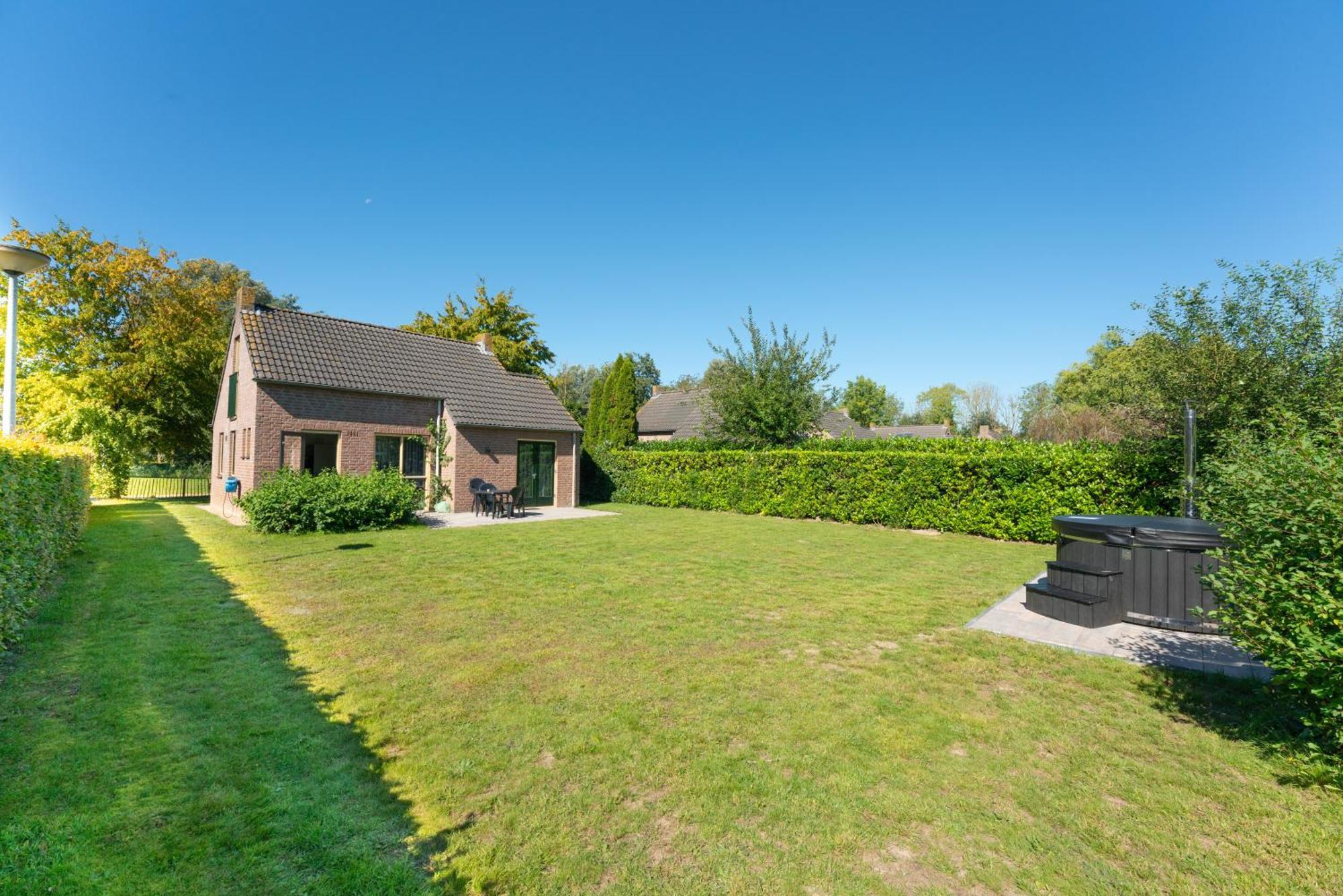 6P Vrijstaand Huis Met Royale Tuin En Hottub Ewijk Exteriör bild
