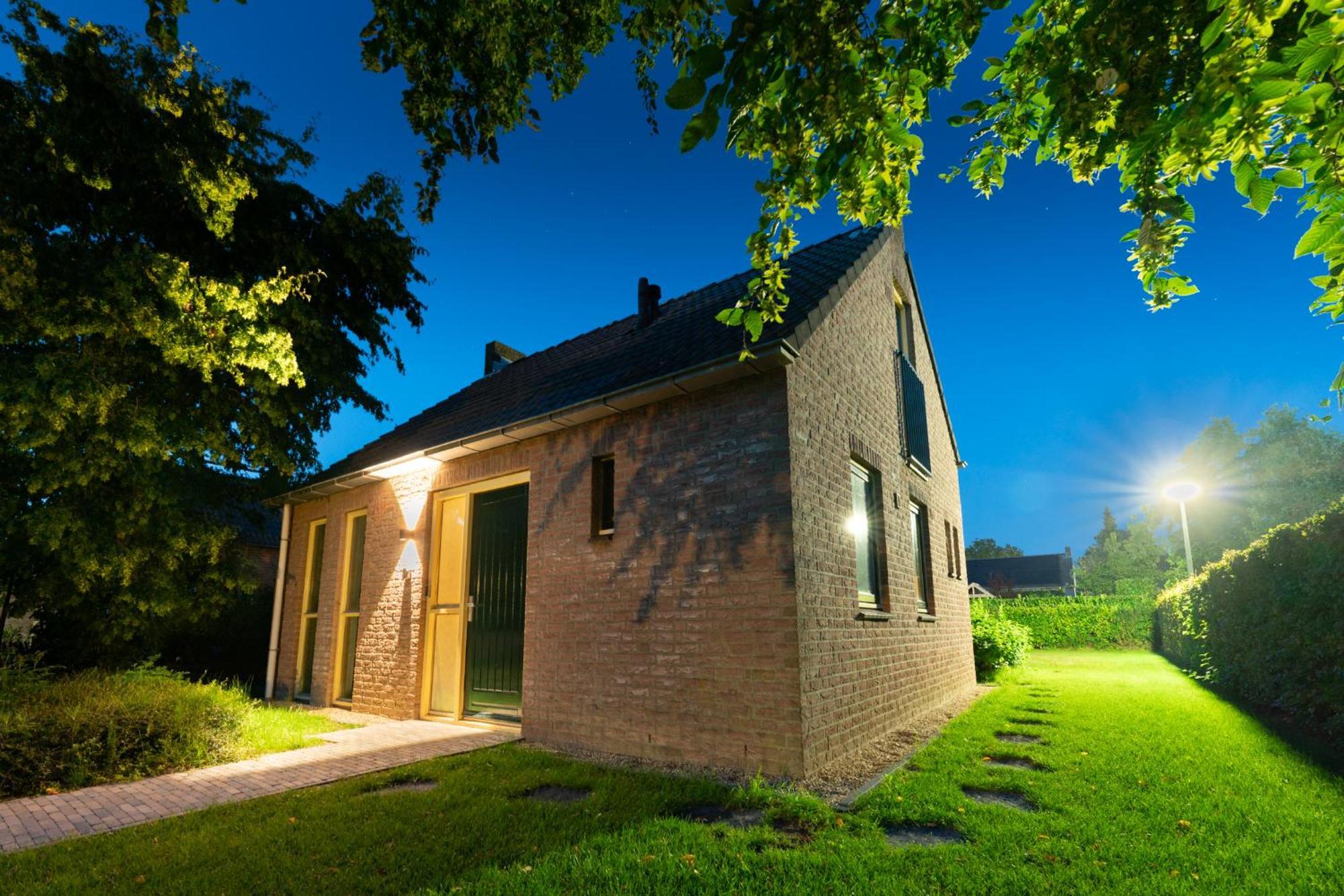 6P Vrijstaand Huis Met Royale Tuin En Hottub Ewijk Exteriör bild