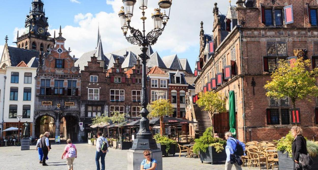 6P Vrijstaand Huis Met Royale Tuin En Hottub Ewijk Exteriör bild